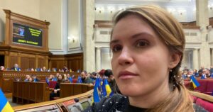 Безугла заблокувала трибуну Ради: трапилася бійка