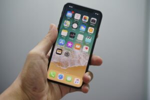 Apple представила новий iPhone в Україні