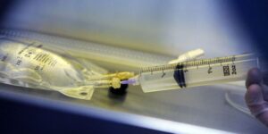 Довічно засуджений медбрат у Німеччині може бути причетним ще до понад 100 смертей