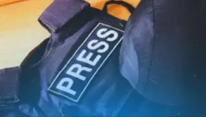 З міркувань безпеки: на Херсонщині журналісти відмовилися від наліпок PRESS через загрозу дронів