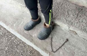 На Кіровоградщині припинили роботу ДБСТ, де дитину з інвалідністю утримували на ланцюгах