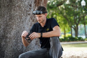 «З дитинства мене тягнуло до руху, висоти та ризику», — підприємець та FPV-інженер Владислав Лозинський про дитинство у Києві та перші захоплення