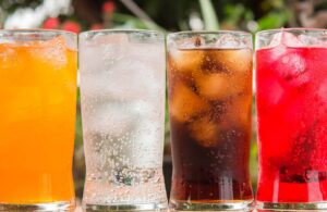 Дієтичні газовані напої: що відомо про їхню користь і можливу шкоду