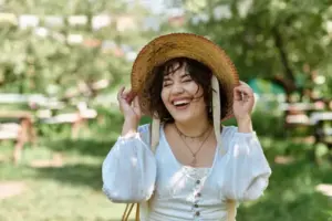 Чому сміх важко зупинити: вчені пояснили механізми неконтрольованої реакції мозку