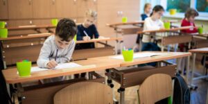 В Одеській області школярі зняли образливі відео про вчителів: яке покарання їм загрожує