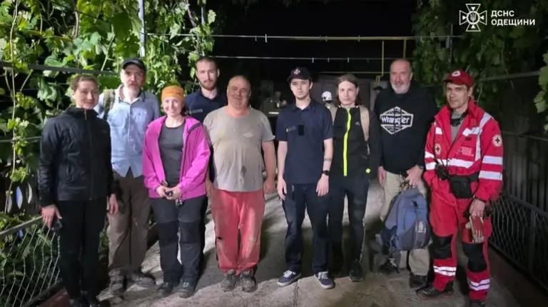 На Одещині чоловік понад 9 годин не міг вибратися з катакомб: до пошуків залучили рятувальників і спелеологів