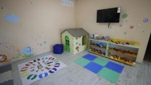 У Києві запроваджують послугу тимчасового догляду за дітьми з інвалідністю: хто може скористатися